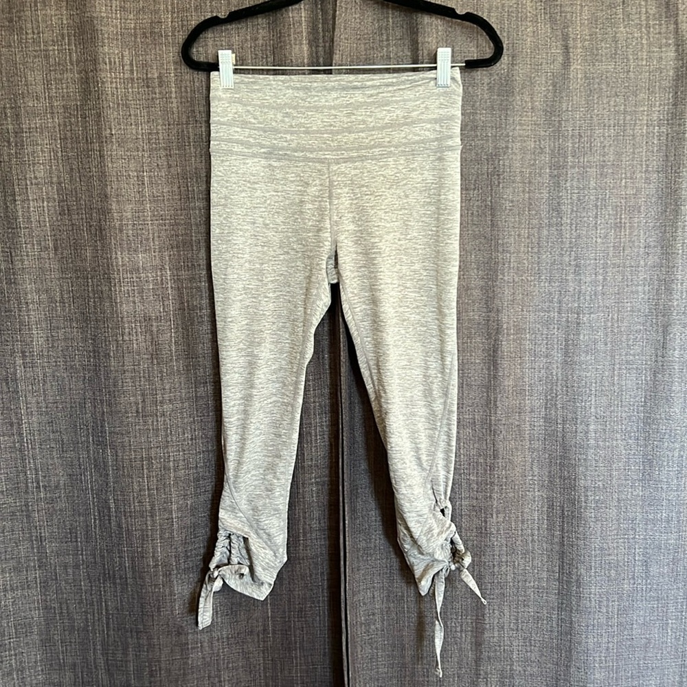 Free people movement gray buttery soft capri leggings w drawstring cinched hem S